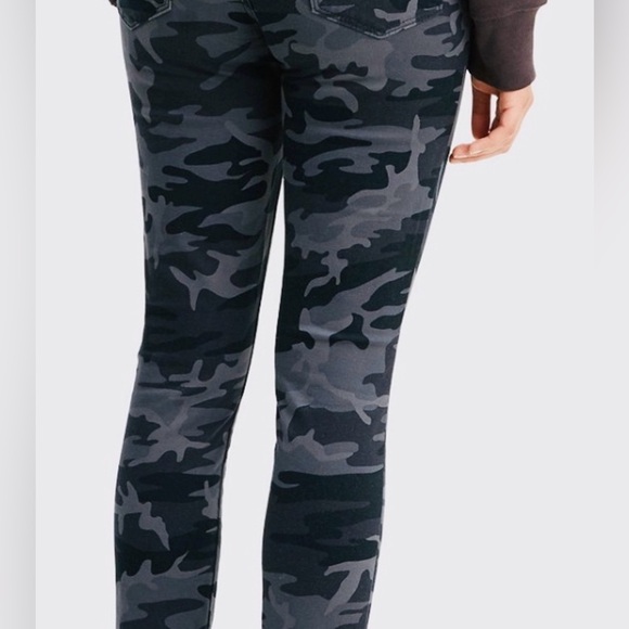 Levi's® 721 Skinny Jeans - Picture 4 of 10